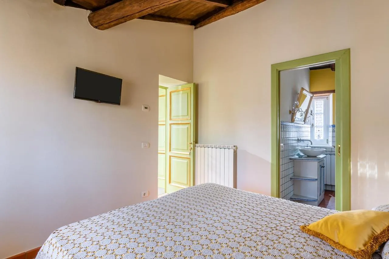 Melograni 7 Apartment Molazzana Italy